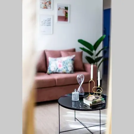 Marilu- The Downtown Apartment